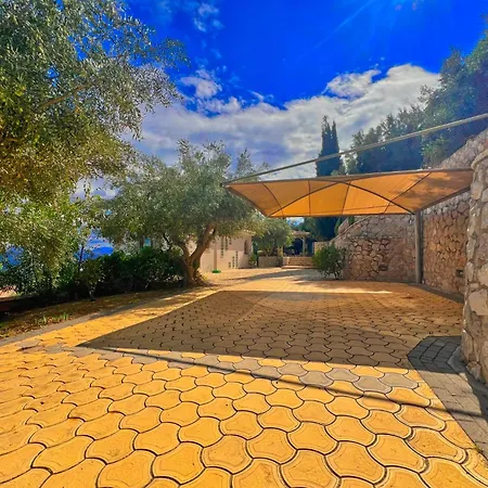 Artemis Nafplion Tolo