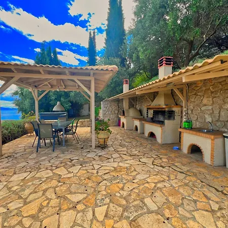 Artemis Nafplion Villa *
