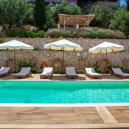 Artemis Nafplion * Tolón